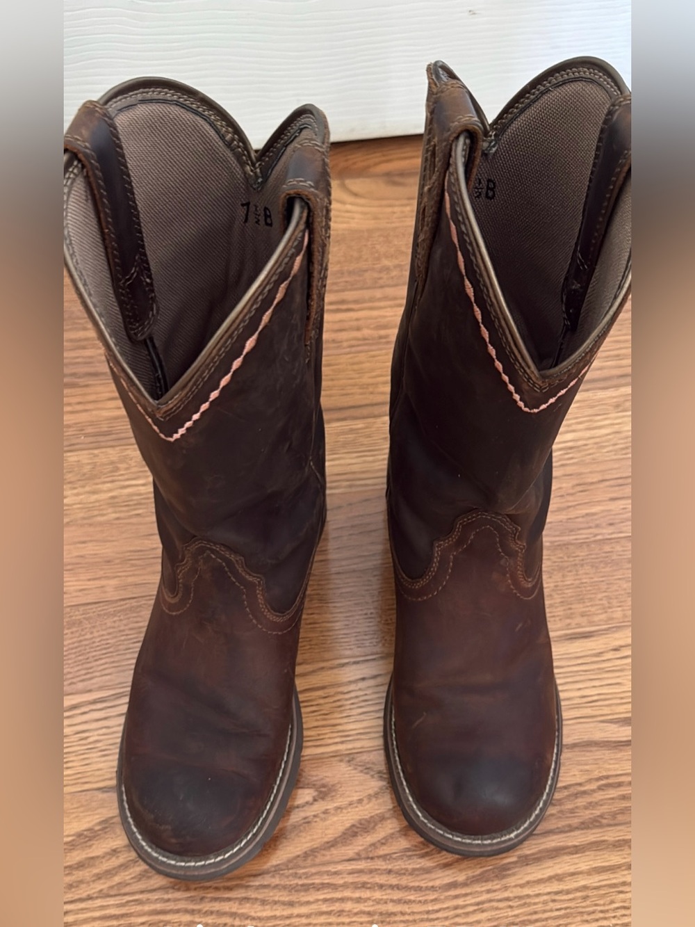 Ariat Brown Unbridled Roper Western Leather Boot with Tan Interior Trim - Picture 2 of 3